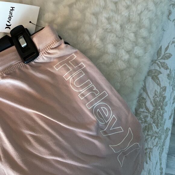 Hurley Short Set For Lounging set of 2 size Large - Picture 2 of 9